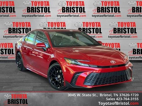 New 2026 Toyota Camry SE FWD image 1