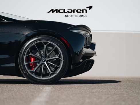 Used 2025 McLaren Artura Spider image 16