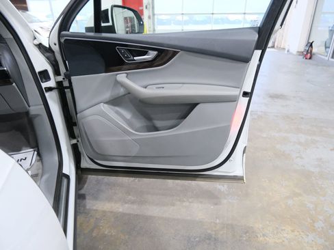 Used 2017 Audi Q7 3.0T Premium Plus image 35