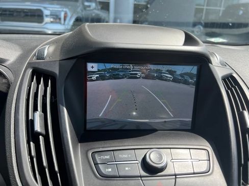 Used 2019 Ford Escape SE FWD image 11