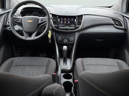 Used 2020 Chevrolet Trax LT AWD/4WD image 16