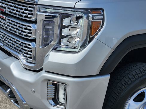 Certified 2022 GMC Sierra 3500 Denali w/ Denali Ultimate Package image 9