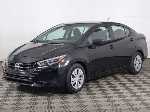 Used 2025 Nissan Versa S FWD image 5