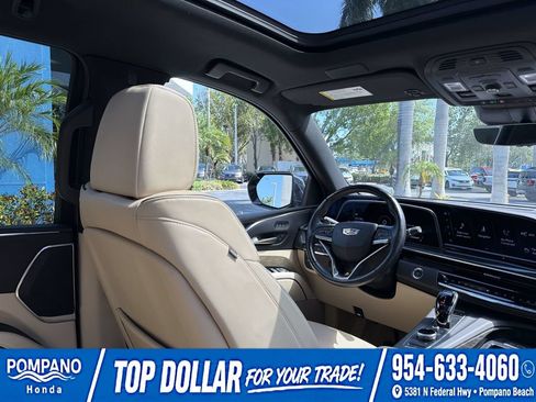 Used 2024 Cadillac Escalade Premium Luxury AWD/4WD image 20
