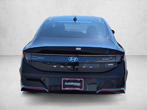 Certified 2025 Hyundai Sonata Limited FWD image 6