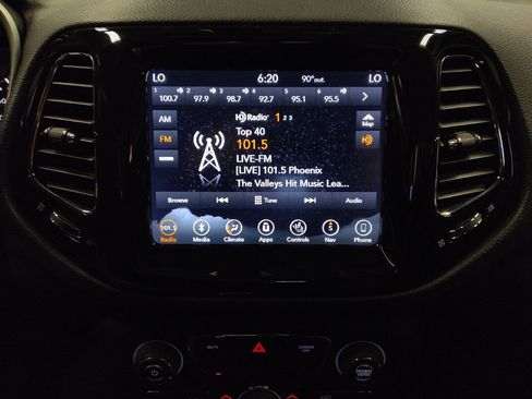 Used 2018 Jeep Compass Limited w/ Navigation Group FWD image 25