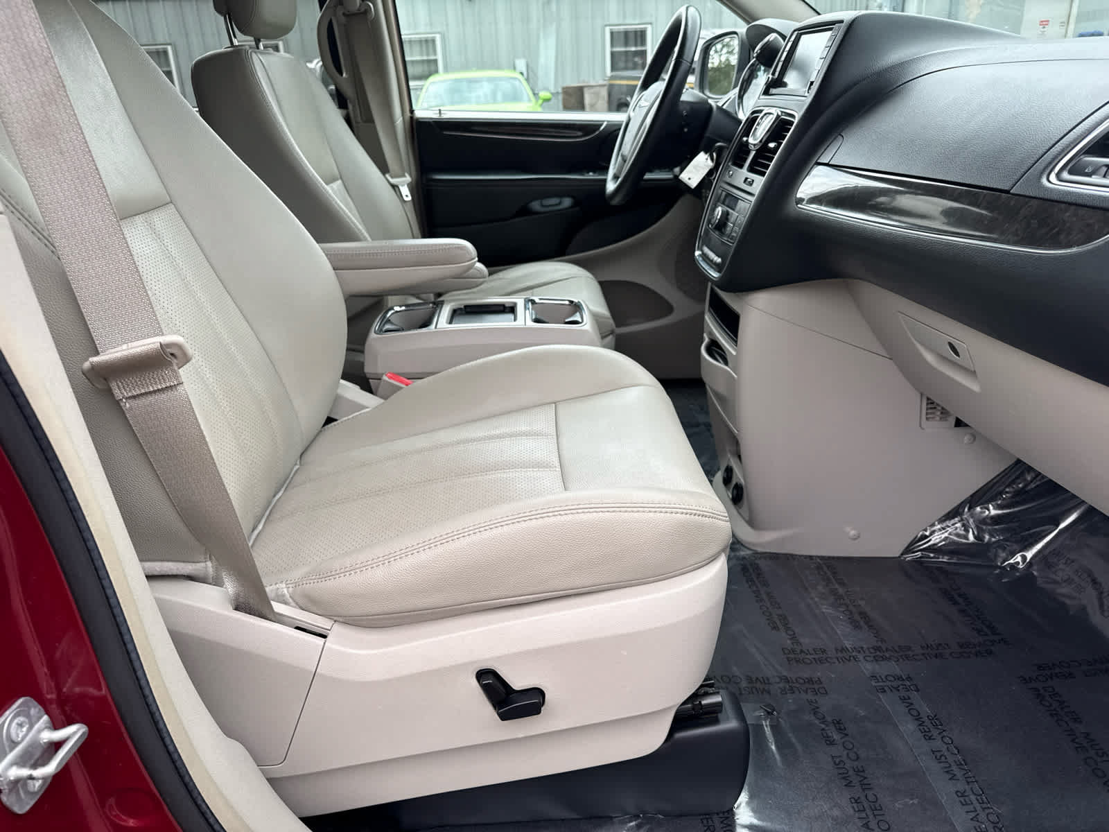 Used 2015 Chrysler Town & Country Touring-L w/ Driver Convenience Group FWD image 12