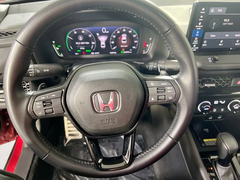 Used 2025 Honda Accord Sport image 10