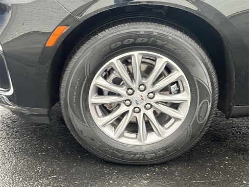 Certified 2023 Buick Enclave Essence image 9