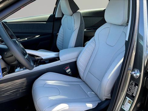 New 2026 Hyundai Elantra Limited FWD image 16