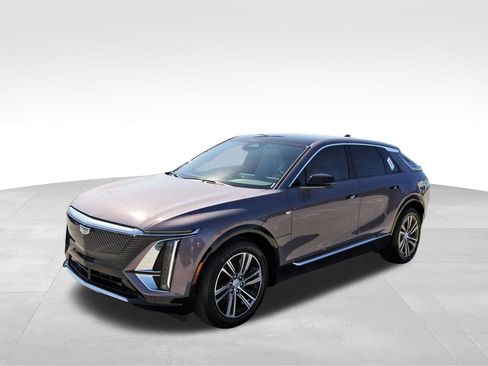 New 2026 Cadillac Lyriq Luxury image 2