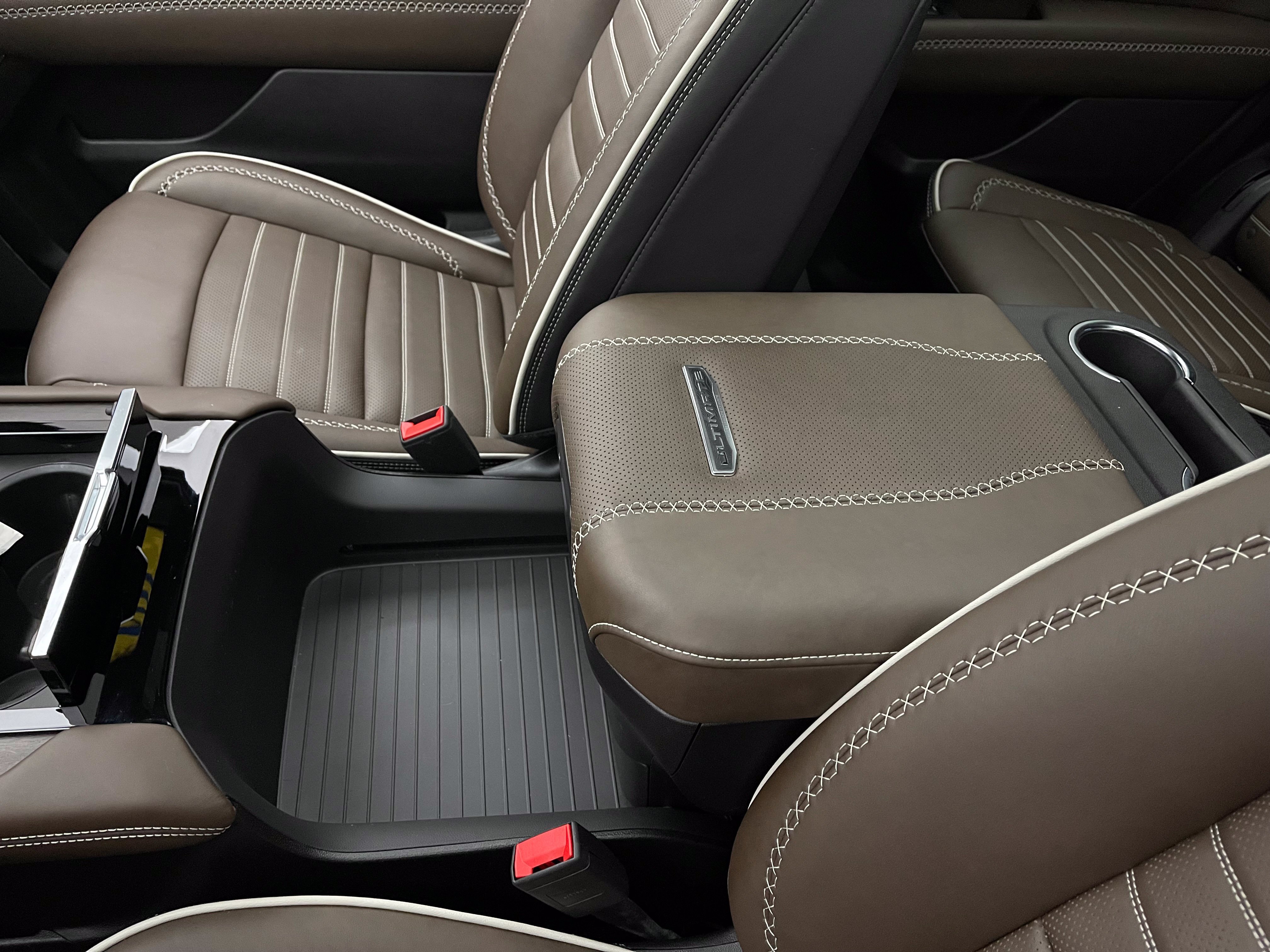 Used 2026 GMC Yukon Denali Ultimate w/ LPO, Floor Liner Package AWD/4WD image 39