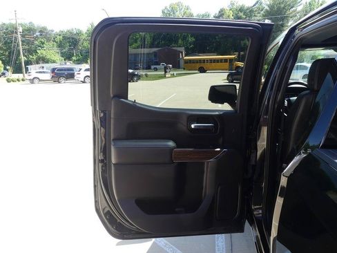 Used 2022 Chevrolet Silverado 1500 High Country w/ Technology Package AWD/4WD image 32