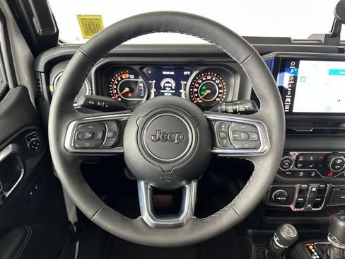 Used 2025 Jeep Wrangler Unlimited Sahara AWD/4WD image 6