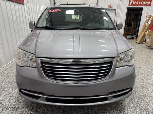 Used 2014 Chrysler Town & Country Touring image 17