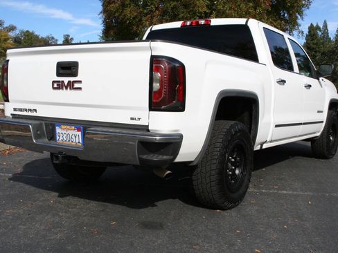 Used 2016 GMC Sierra 1500 SLT w/ Suspension Package, Off-Road image 5