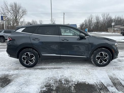 Used 2023 Kia Sportage LX image 5
