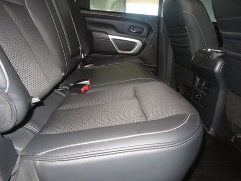 Used 2017 Nissan Titan PRO-4X image 31