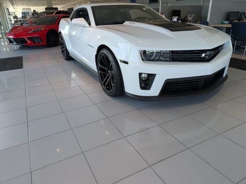 Used 2015 Chevrolet Camaro ZL1 RWD image 25