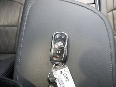 Used 2024 Buick Enclave Avenir w/ Avenir Technology Package AWD/4WD image 31