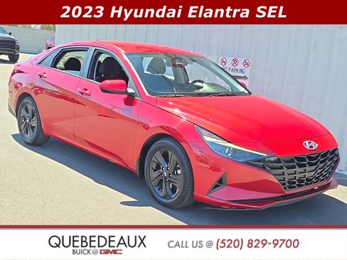 Used 2023 Hyundai Elantra SEL w/ Preferred Accessory Package FWD image 1