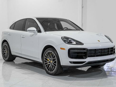 Used 2020 Porsche Cayenne Turbo AWD/4WD image 3