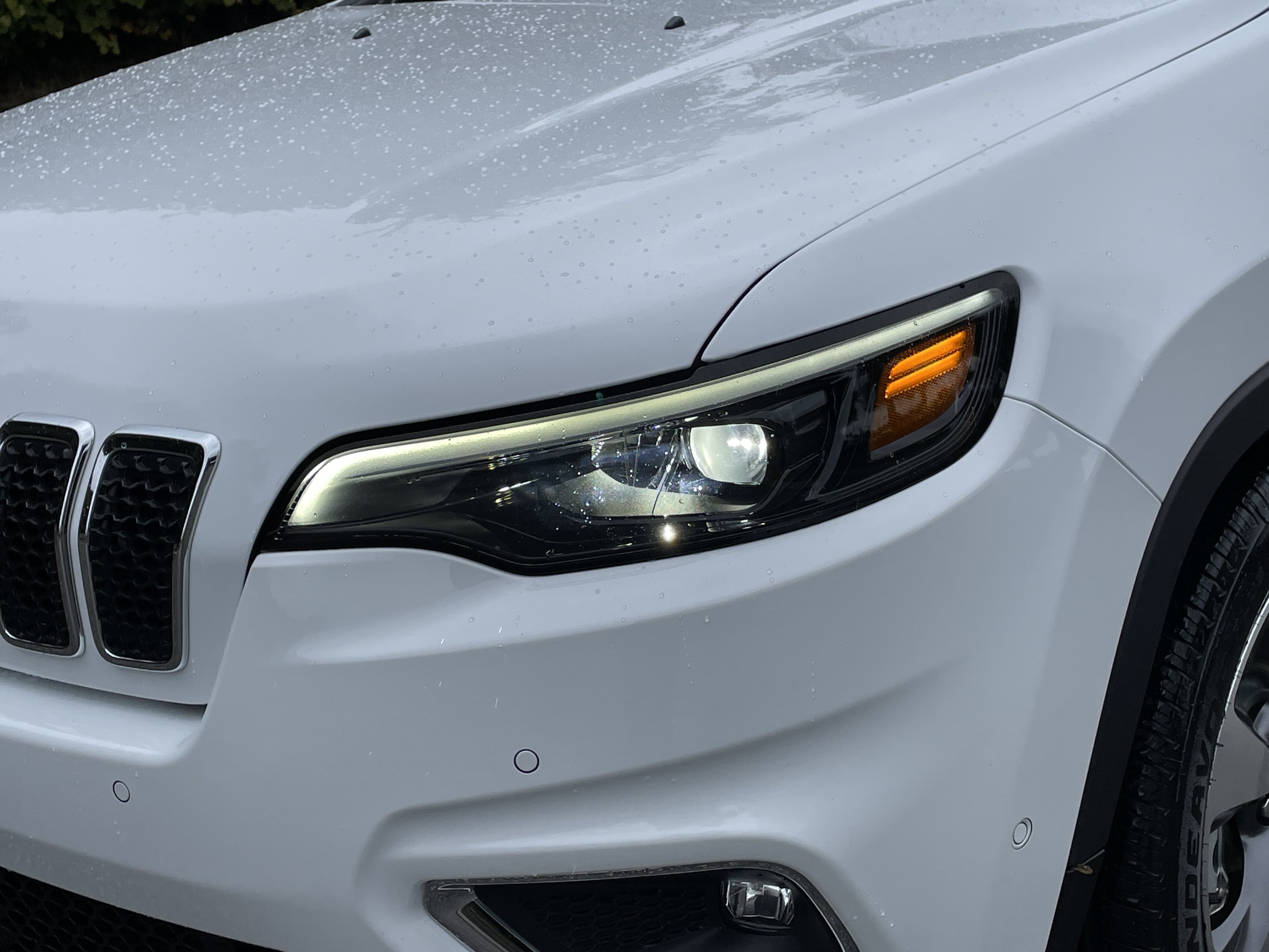 Used 2021 Jeep Cherokee Limited w/ Elite Package FWD image 5
