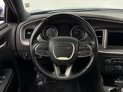 Used 2022 Dodge Charger SXT w/ Leather Interior Group RWD image 26