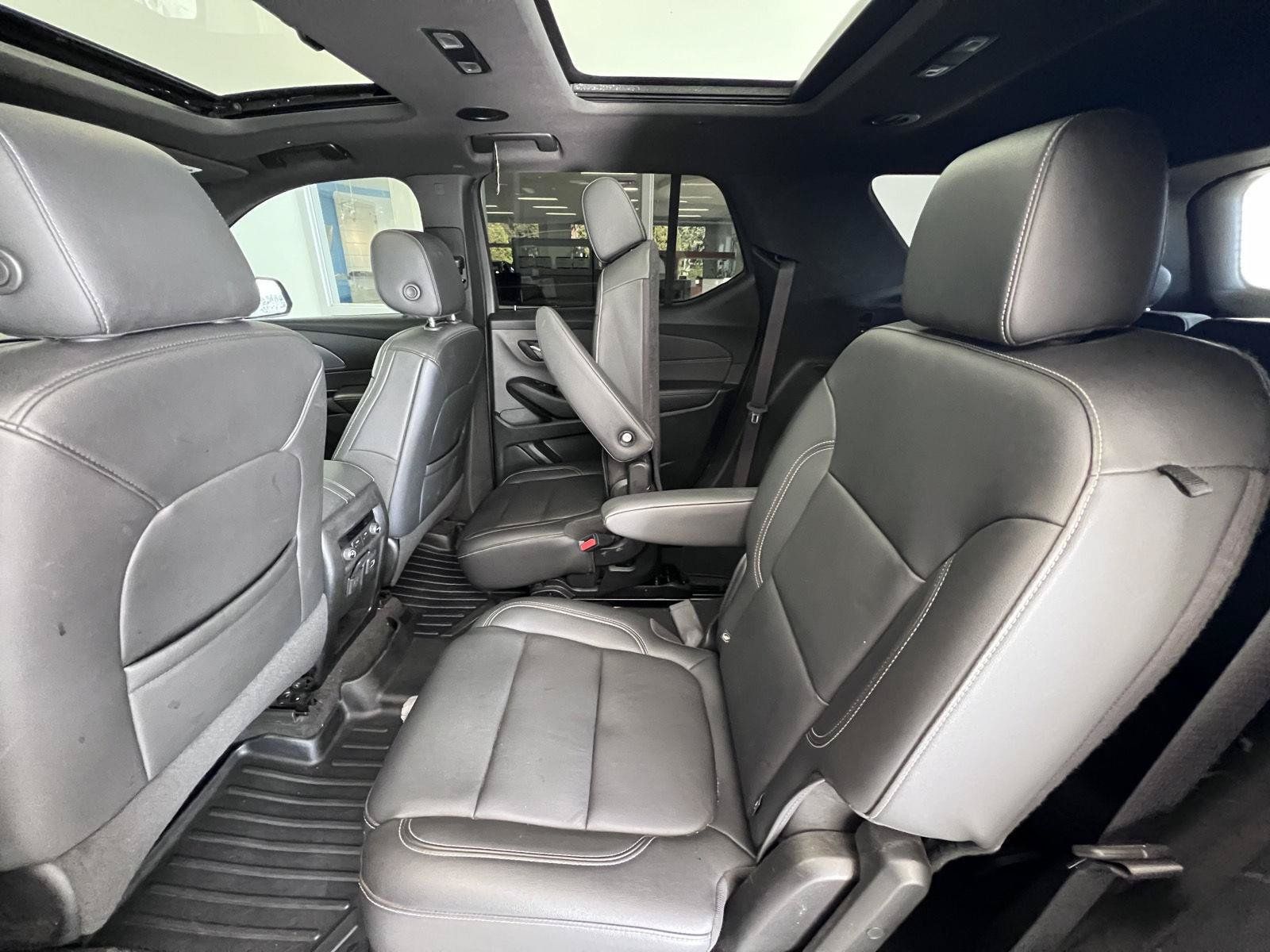 Used 2023 Chevrolet Traverse LT w/ LT Premium Package AWD/4WD image 12
