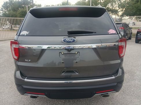 Used 2018 Ford Explorer XLT w/ Equipment Group 202A FWD image 6