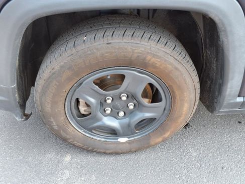 Used 2018 Jeep Compass Sport image 10