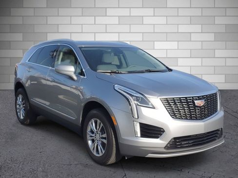 Used 2023 Cadillac XT5 Premium Luxury w/ LPO, Floor Liner Package FWD image 7