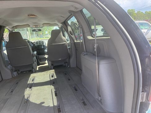 Used 2002 Dodge Caravan SE FWD image 18
