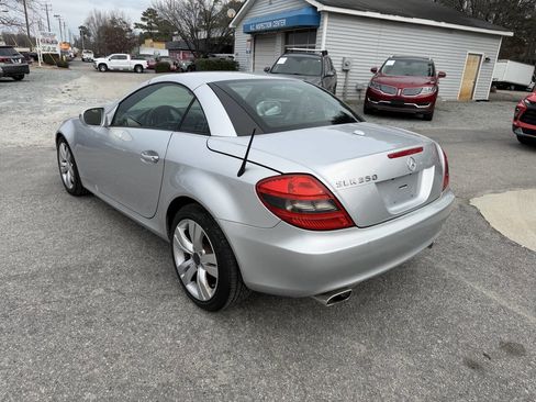 Used 2009 Mercedes-Benz SLK 350 image 4