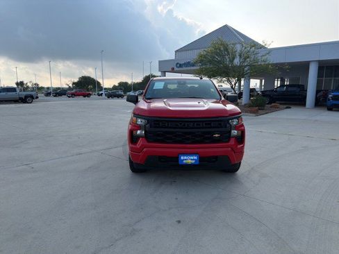 Used 2023 Chevrolet Silverado 1500 Custom RWD image 2