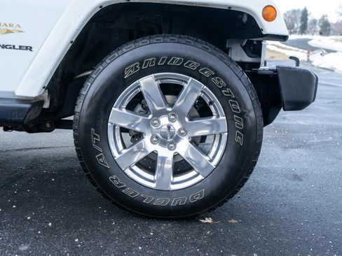 Used 2015 Jeep Wrangler Sahara image 10