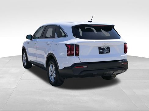 Used 2023 Kia Sorento LX FWD image 6