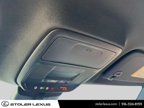 Used 2024 Chevrolet Traverse LT AWD/4WD image 37