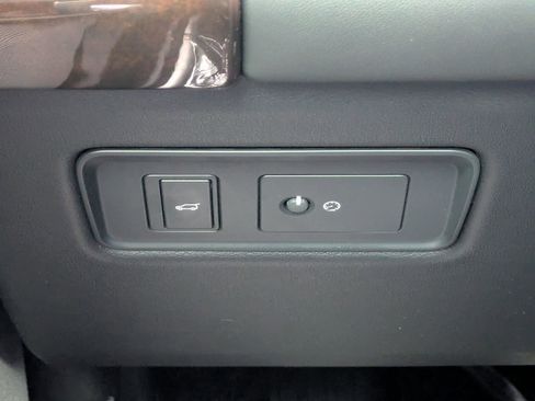 Used 2022 Land Rover Range Rover P525 Westminster Edition image 18