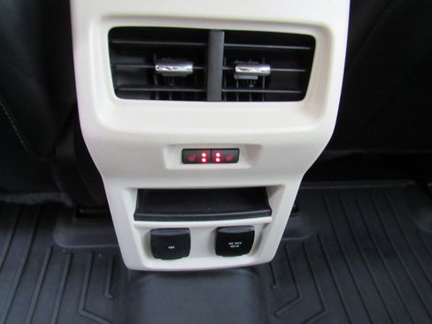 Used 2019 Ford Edge Titanium w/ Equipment Group 301A image 35