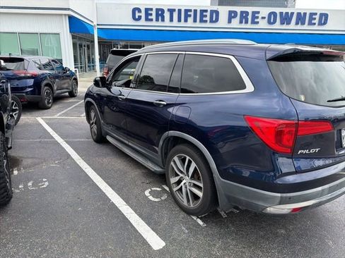 Used 2017 Honda Pilot Touring image 2