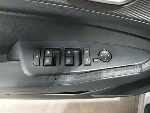 Used 2025 Kia Sportage LX image 27