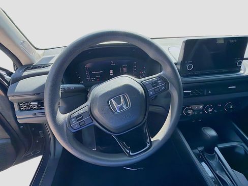 Used 2023 Honda Accord EX image 10