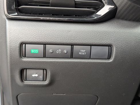 Used 2025 Nissan Sentra SV w/ All-Weather Package FWD image 19