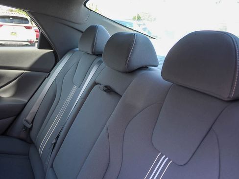 Certified 2024 Hyundai Elantra SEL w/ Convenience Package image 23