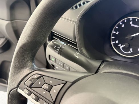 Used 2024 Nissan Sentra SV FWD image 17