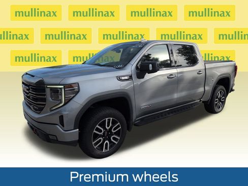 Used 2023 GMC Sierra 1500 AT4 w/ AT4 Premium Package AWD/4WD image 14