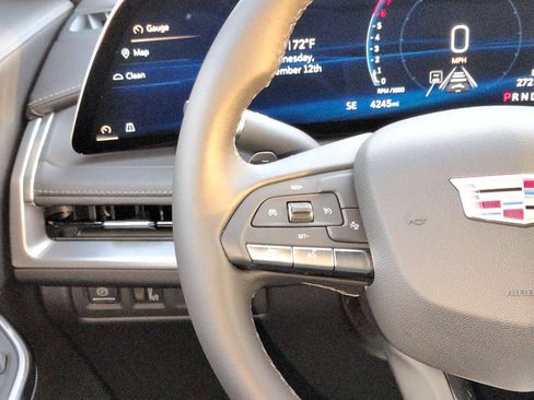 New 2025 Cadillac XT4 Premium Luxury image 15