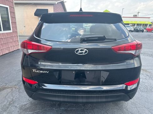 Used 2017 Hyundai Tucson SE Plus FWD image 4