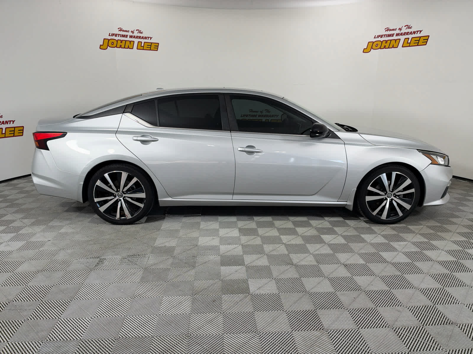Used 2019 Nissan Altima 2.5 SR w/ SR Premium Package FWD image 7